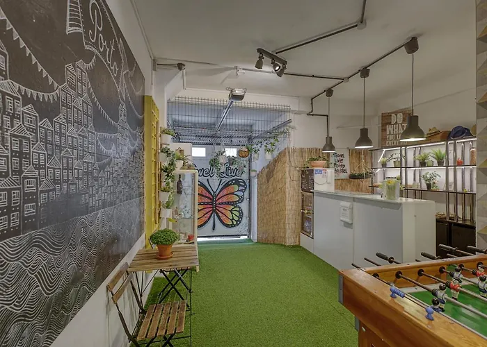 Travel & Live Hostel Porto
